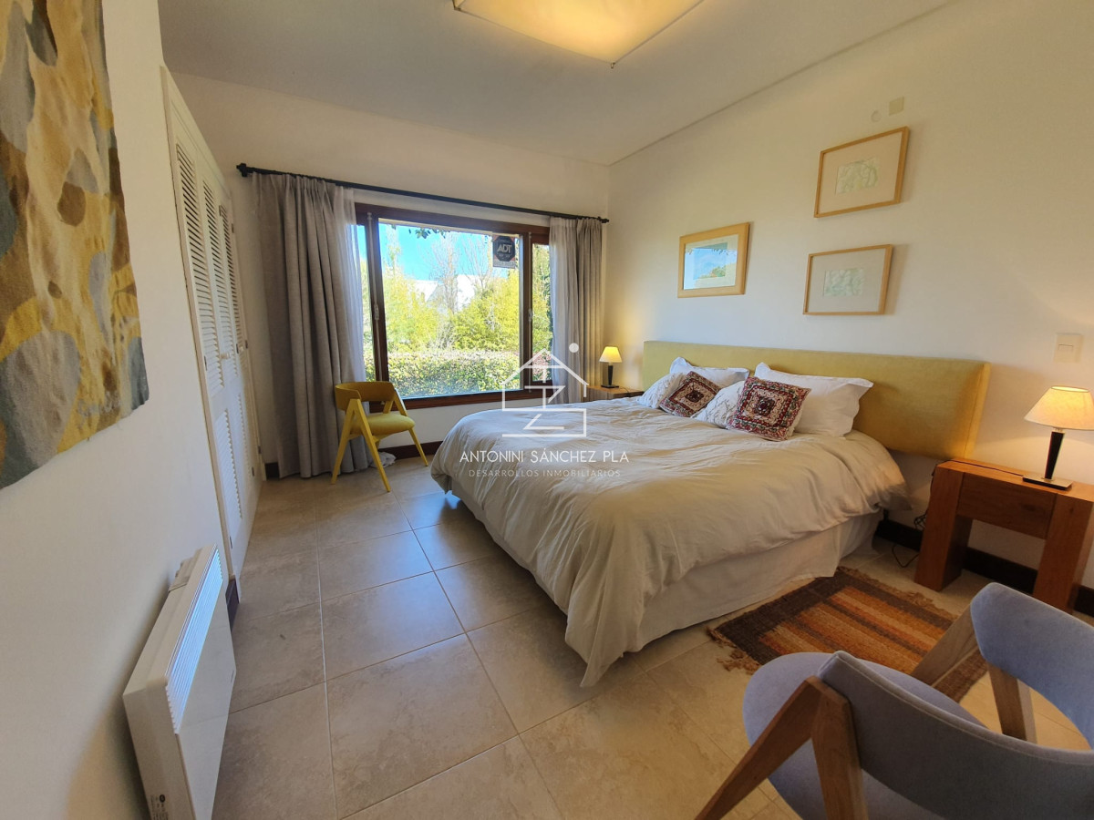 Casa ID.4130 - Casa en Montoya de 5 dormitorios