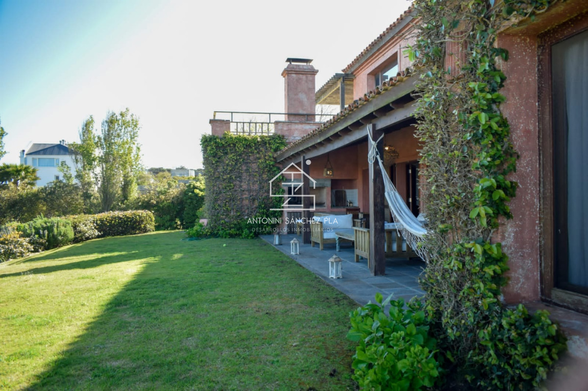 Casa ID.4130 - Casa en Montoya de 5 dormitorios