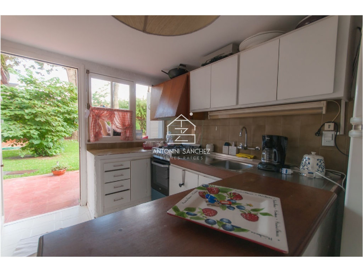 Casa ID.2111 - Casa en Venta y Alquiler, Pinares, Punta del Este.