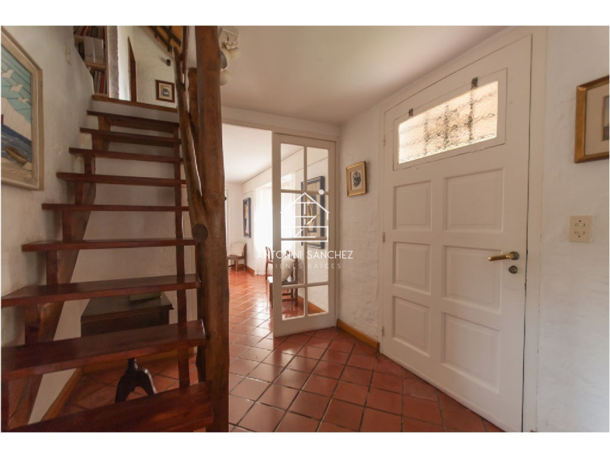 Casa ID.2111 - Casa en Venta y Alquiler, Pinares, Punta del Este.