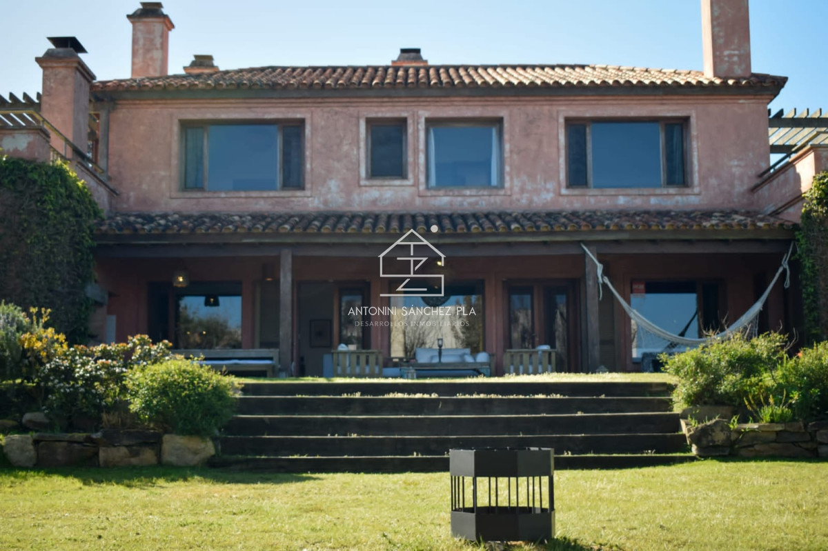 Casa ID.4130 - Casa en Montoya de 5 dormitorios