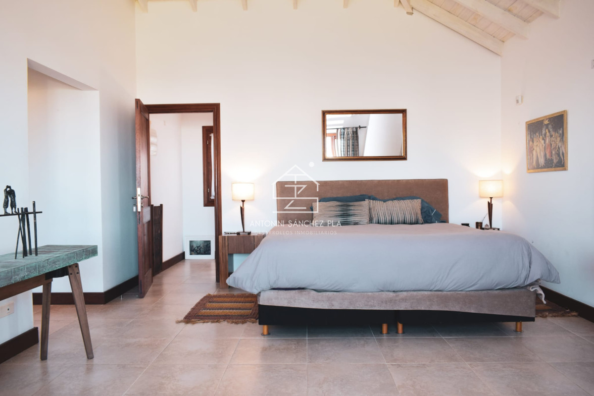 Casa ID.4130 - Casa en Montoya de 5 dormitorios