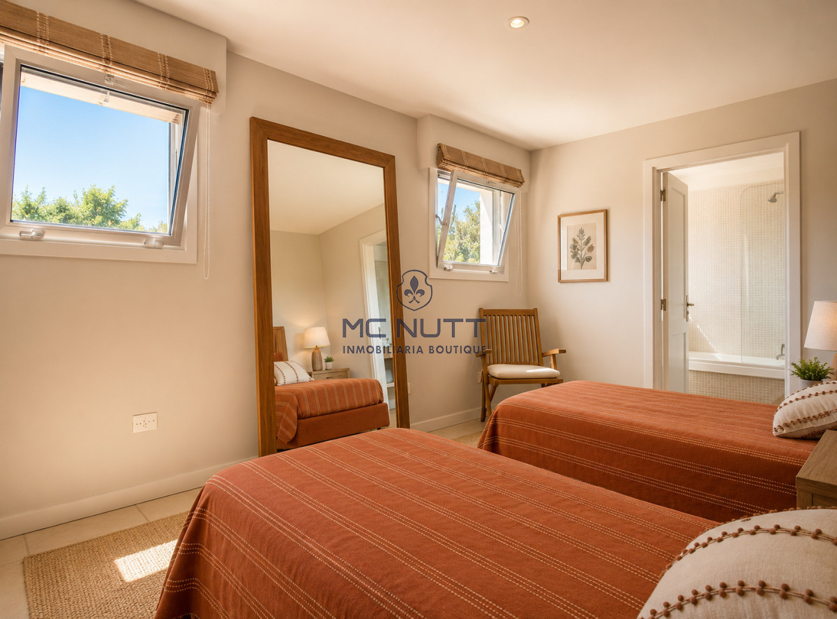 Casa ID.913/ - Exclusiva casa en Venta, 4 dormitorios