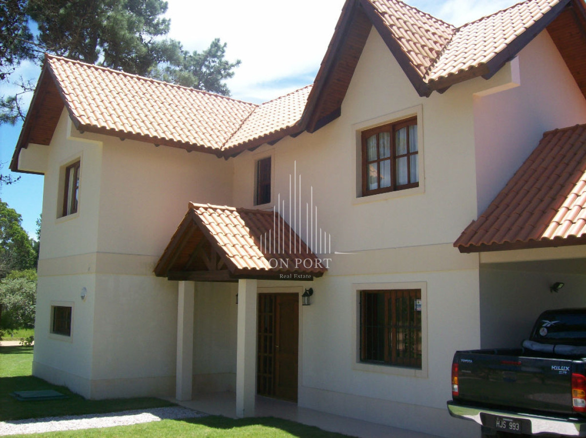 Casa ID.234 - Casa en Venta, Rincón del Indio, Punta del Este, 4 Dormitorios.