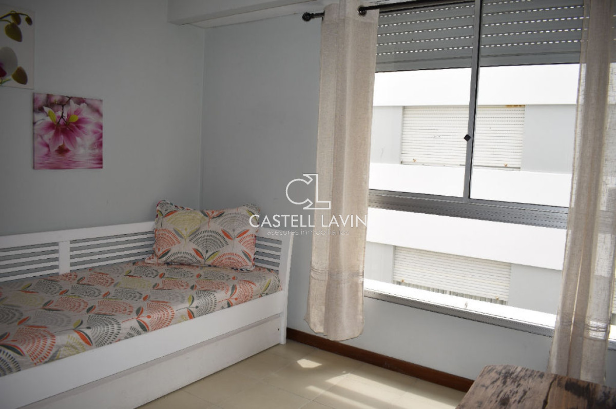 Apartamento ID.341 - Venta y Alquiler Apartamento 2 Dormitorios Peninsula Punta del Este 