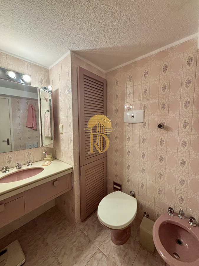 Apartamento en Venta y Alquiler, Peninsula, Punta del Este, 2 Dormitorios. -id-556-10