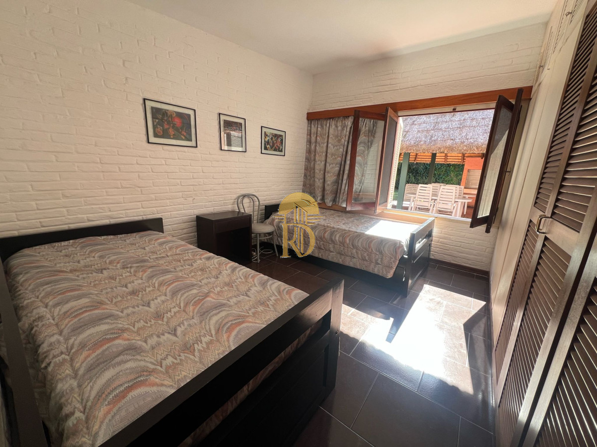 ESPECTACULAR PROPIEDAD A PASOS DEL MAR -id-337-14