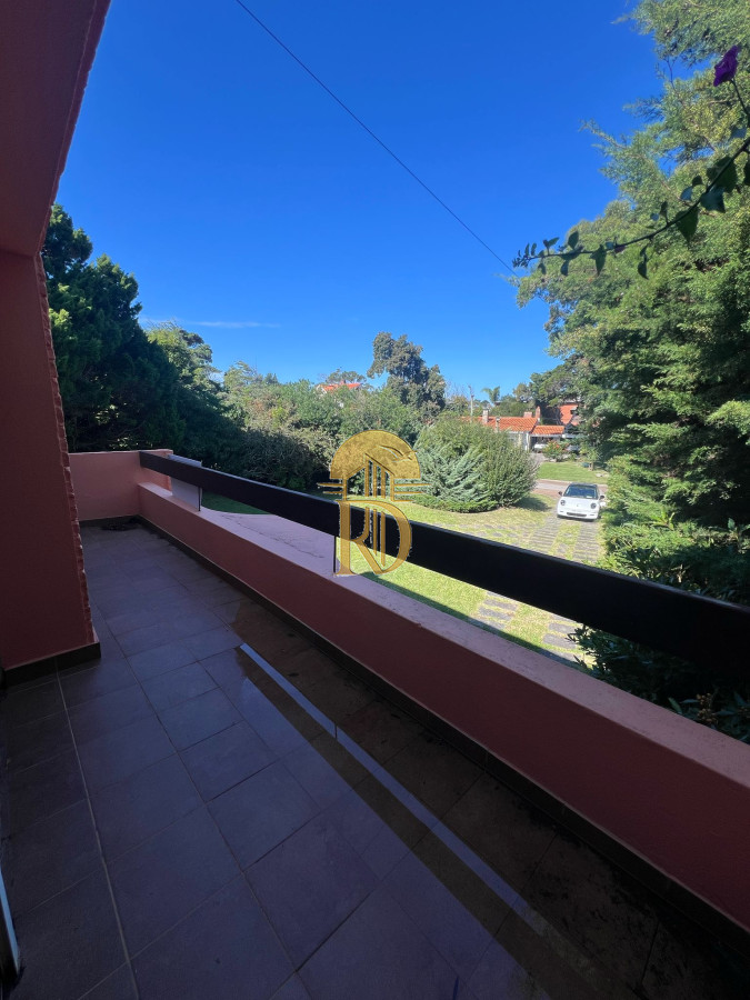 ESPECTACULAR PROPIEDAD A PASOS DEL MAR -id-337-10