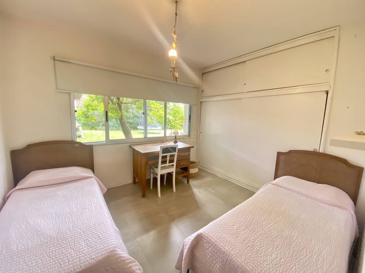 Casa ID.2435 - VENTA DE CASA DE 3 DORMITORIOS EN VENTA EN BARRIO PRIVADO LA ARBOLADA PUNTA DEL ESTE 