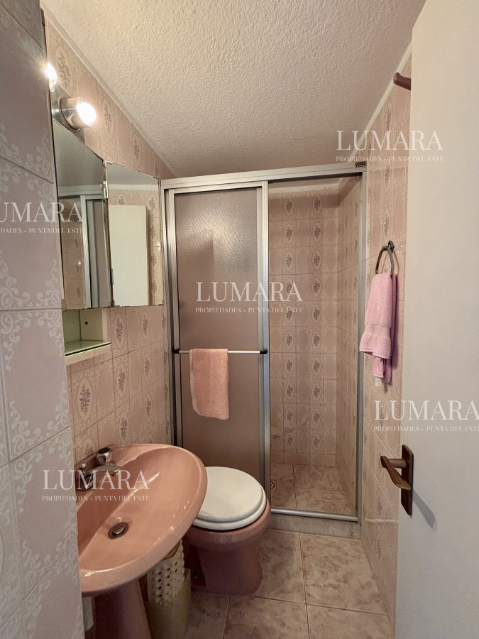 Apartamento ID.3227 - Apartamento en Venta y Alquiler, Peninsula, Punta del Este, 2 Dormitorios.