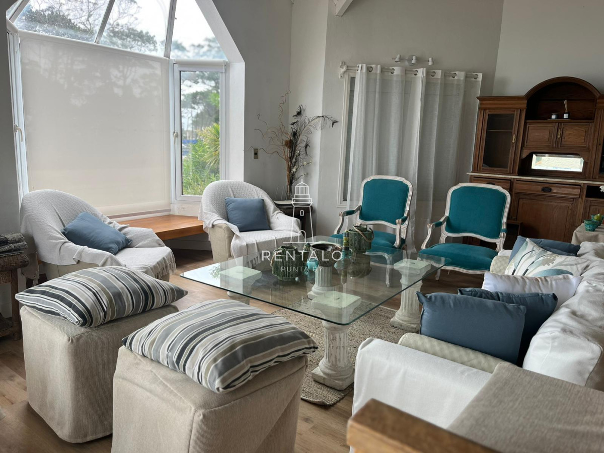 Casa ID.957 - VENTA DE CASA DE 3 DORMITORIOS CON VISTA AL MAR EN PINARES PUNTA DEL ESTE 