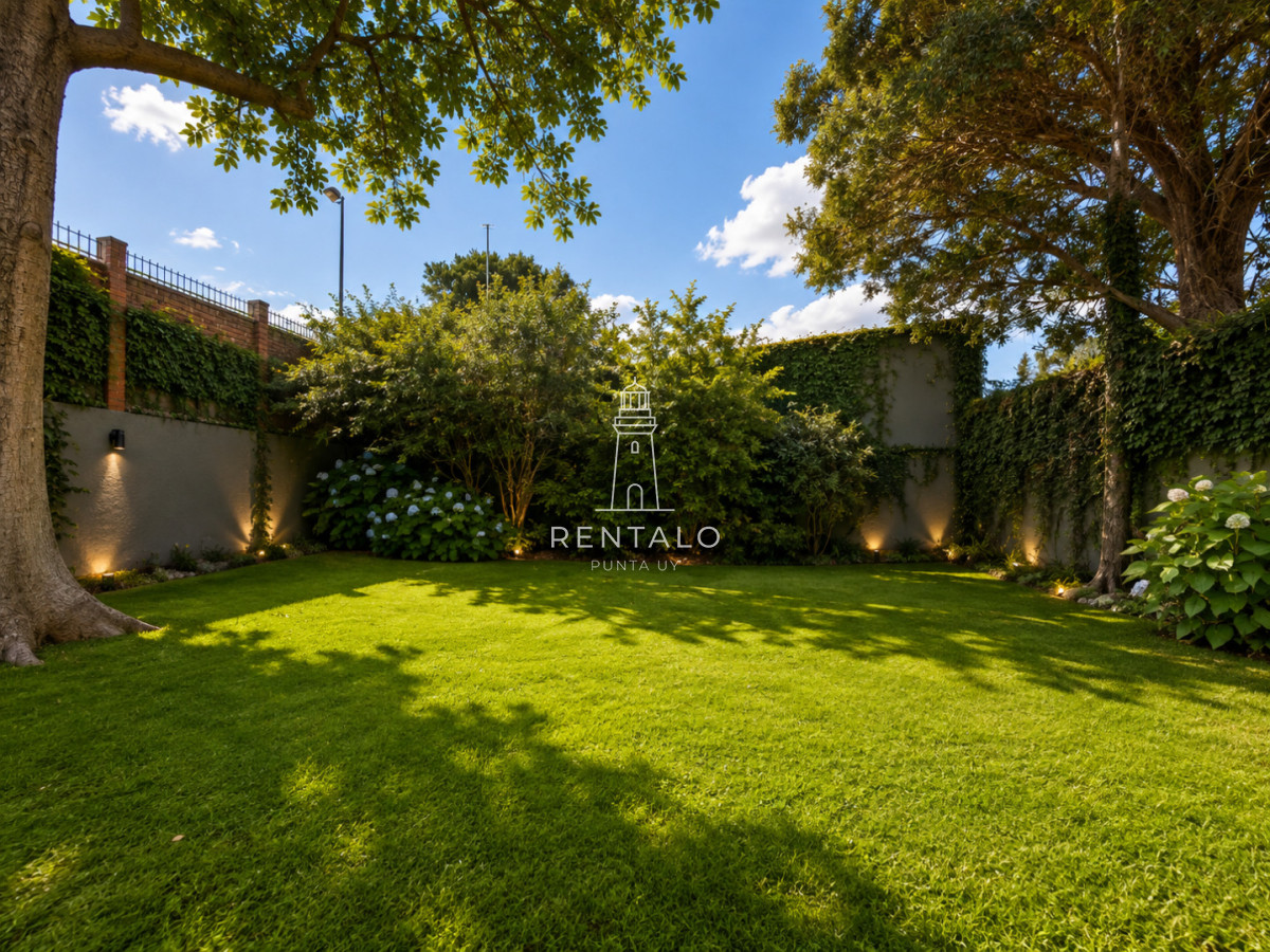 Casa ID.956 - Venta casa de 4 Dormitorios en Playa Mansa Punta del este 