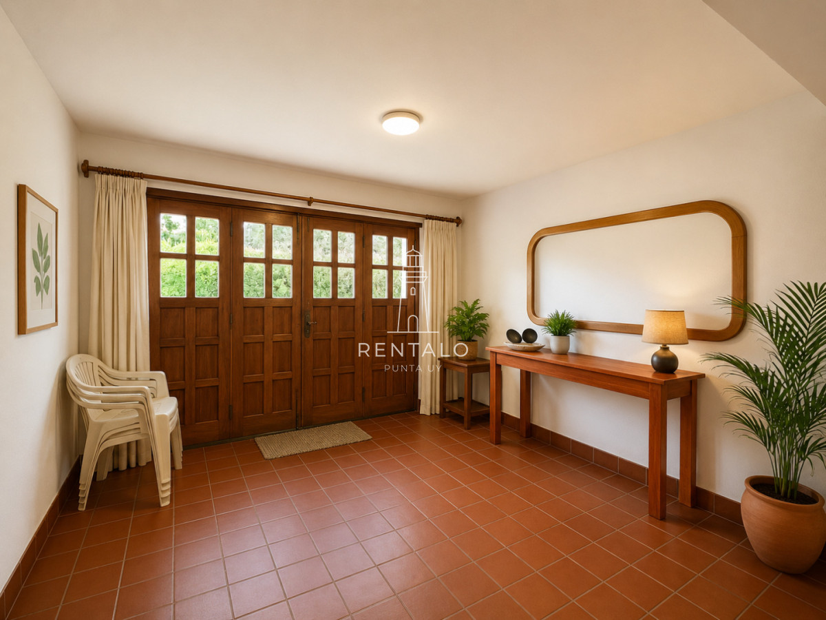Casa ID.956 - Venta casa de 4 Dormitorios en Playa Mansa Punta del este 