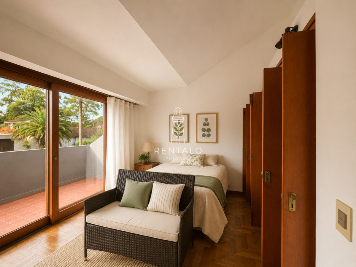 Casa ID.956 - Venta casa de 4 Dormitorios en Playa Mansa Punta del este 