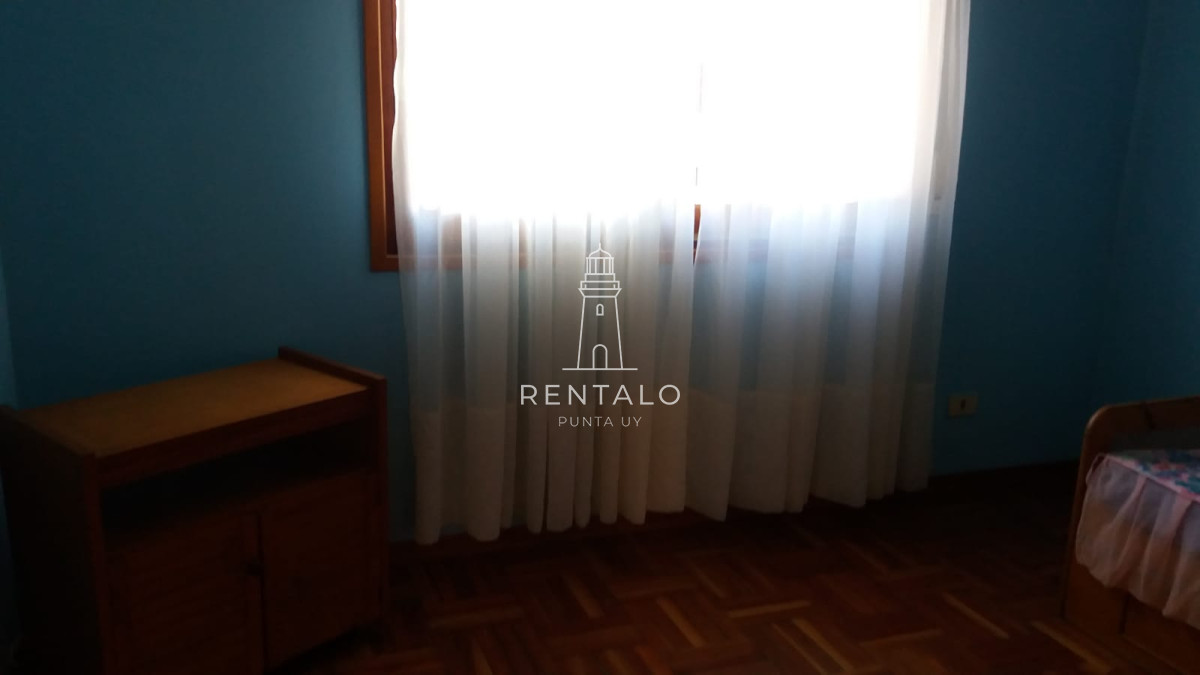 Casa ID.956 - Venta casa de 4 Dormitorios en Playa Mansa Punta del este 