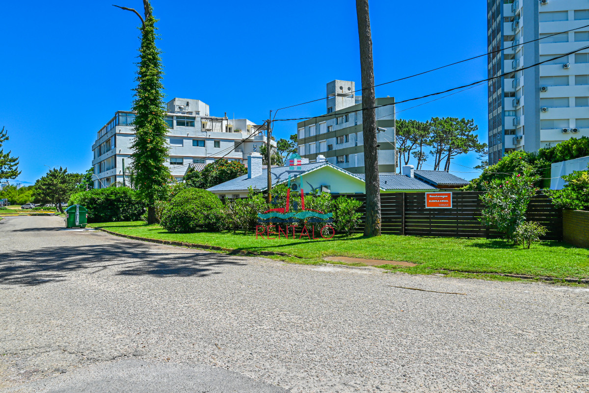 Casa ID.201 - Casa en venta 3 dormitorios en Punta del Este playa mansa 