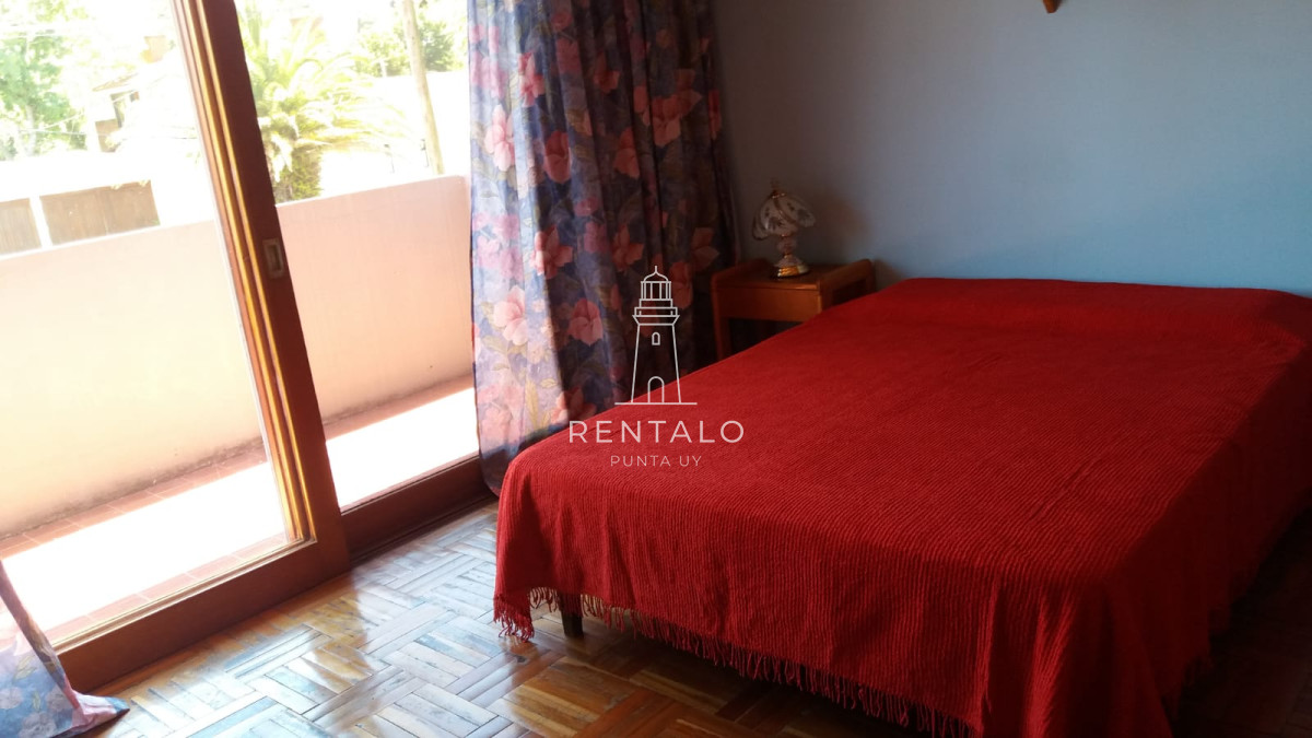 Casa ID.956 - Venta casa de 4 Dormitorios en Playa Mansa Punta del este 