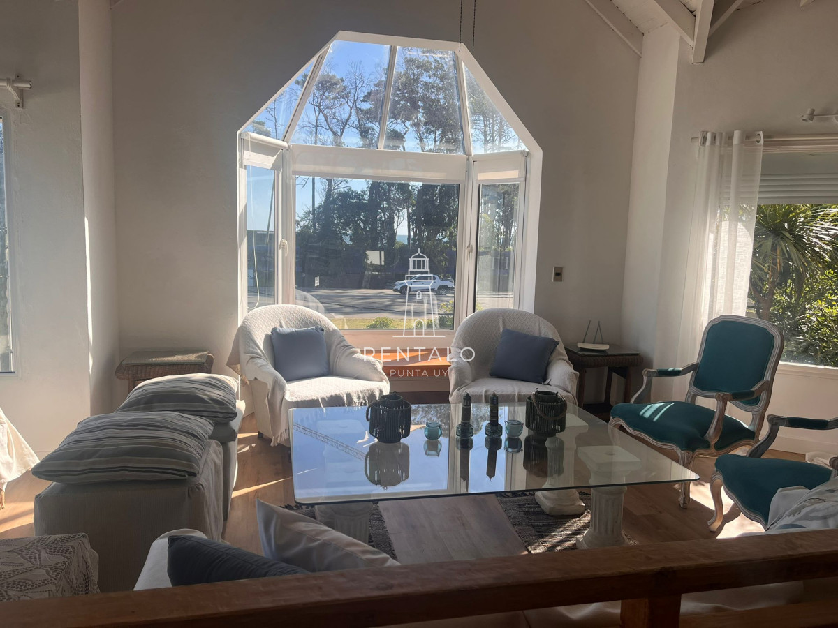 Casa ID.957 - VENTA DE CASA DE 3 DORMITORIOS CON VISTA AL MAR EN PINARES PUNTA DEL ESTE 