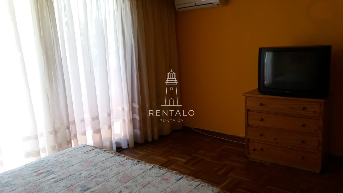 Casa ID.956 - Venta casa de 4 Dormitorios en Playa Mansa Punta del este 