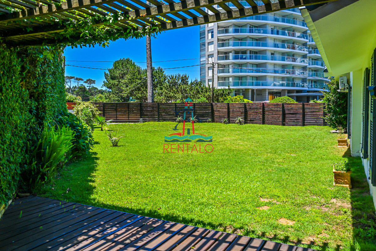 Casa ID.201 - Casa en venta 3 dormitorios en Punta del Este playa mansa 