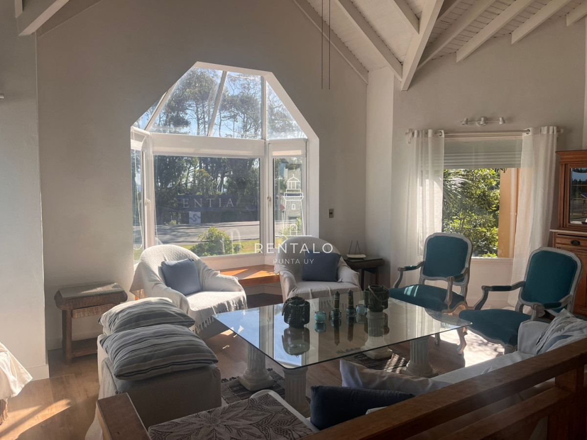 Casa ID.957 - VENTA DE CASA DE 3 DORMITORIOS CON VISTA AL MAR EN PINARES PUNTA DEL ESTE 