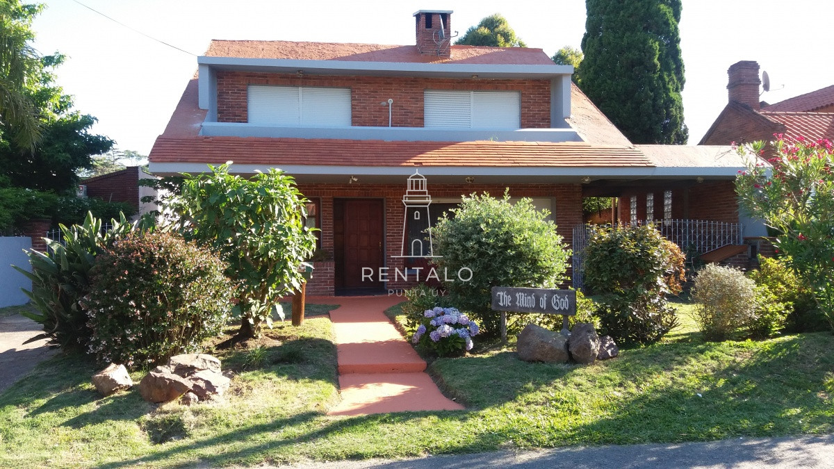 Casa ID.956 - Venta casa de 4 Dormitorios en Playa Mansa Punta del este 