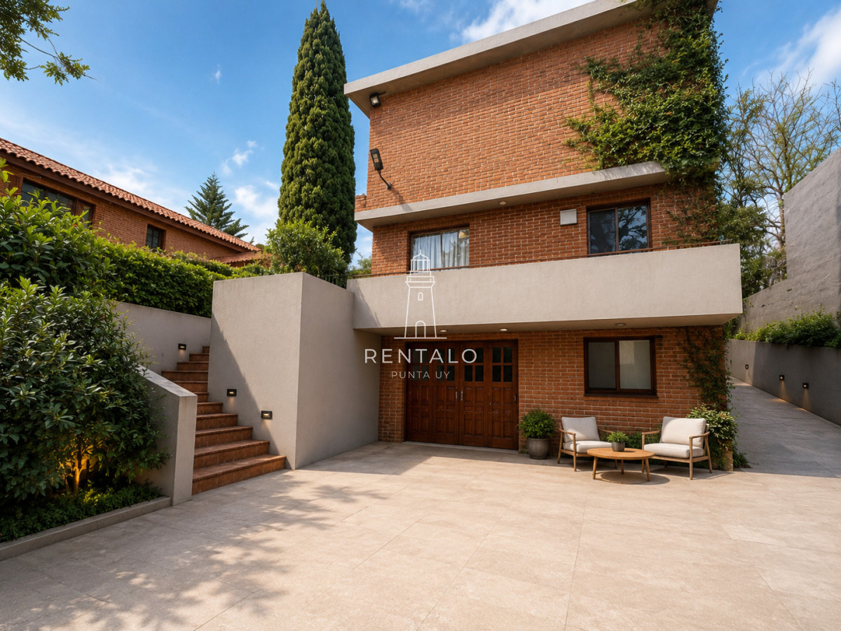 Casa ID.956 - Venta casa de 4 Dormitorios en Playa Mansa Punta del este 