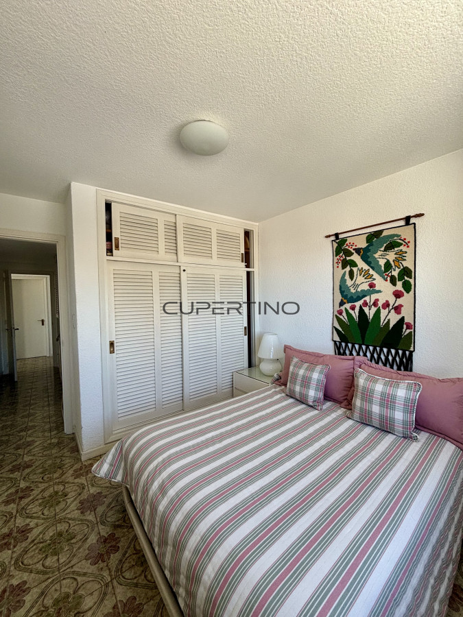 Apartamento ID.593 - Apartamento en Venta y Alquiler, Peninsula, Punta del Este, 2 Dormitorios.