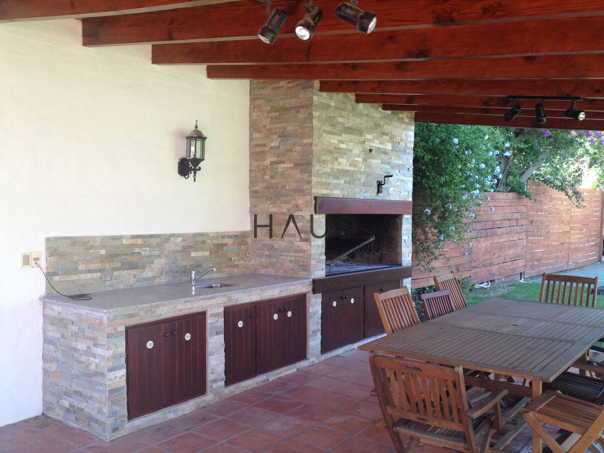 Casa ID.1120 - Casa en Alquiler, Pinares, Punta del Este, 4 Dormitorios.