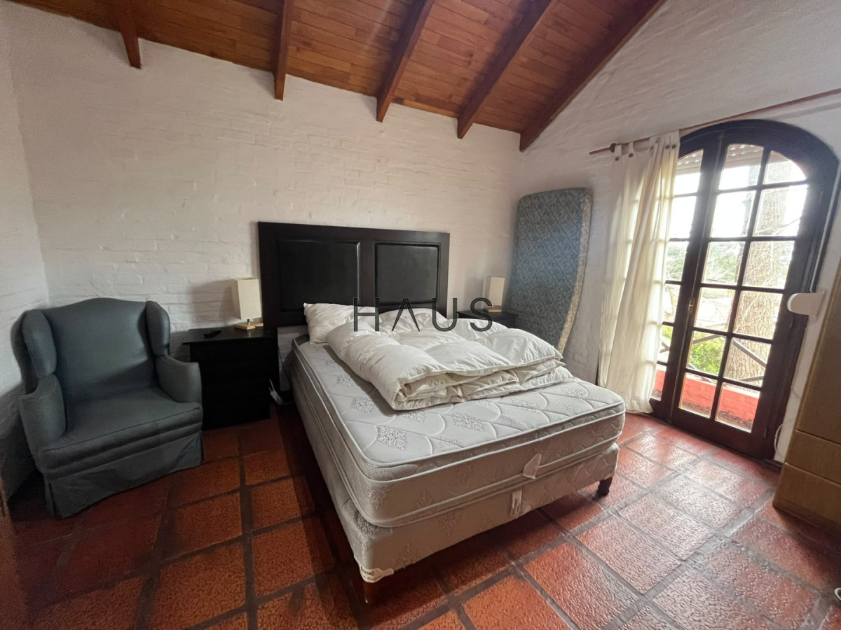 Casa ID.1120 - Casa en Alquiler, Pinares, Punta del Este, 4 Dormitorios.
