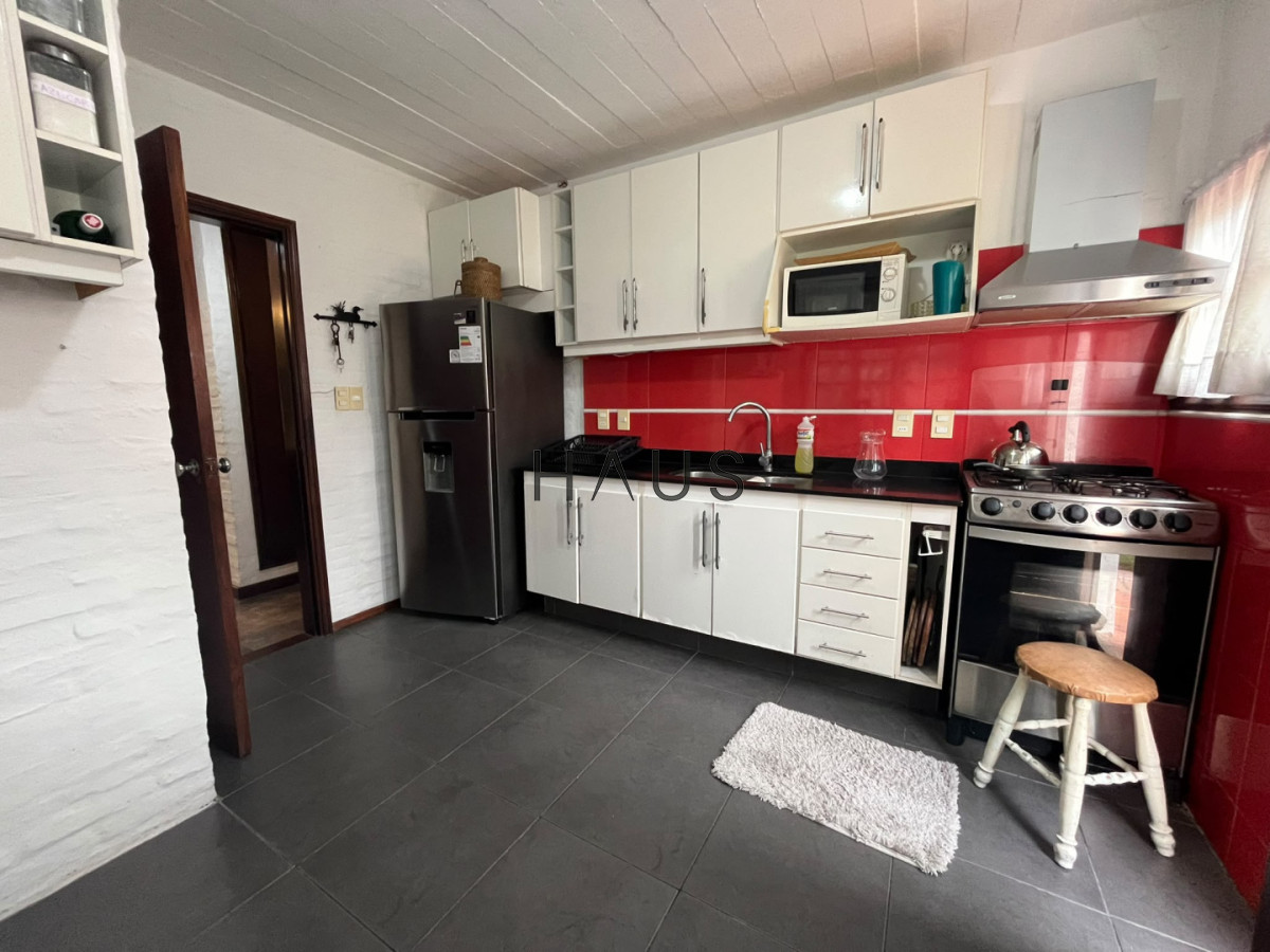 Casa ID.1120 - Casa en Alquiler, Pinares, Punta del Este, 4 Dormitorios.