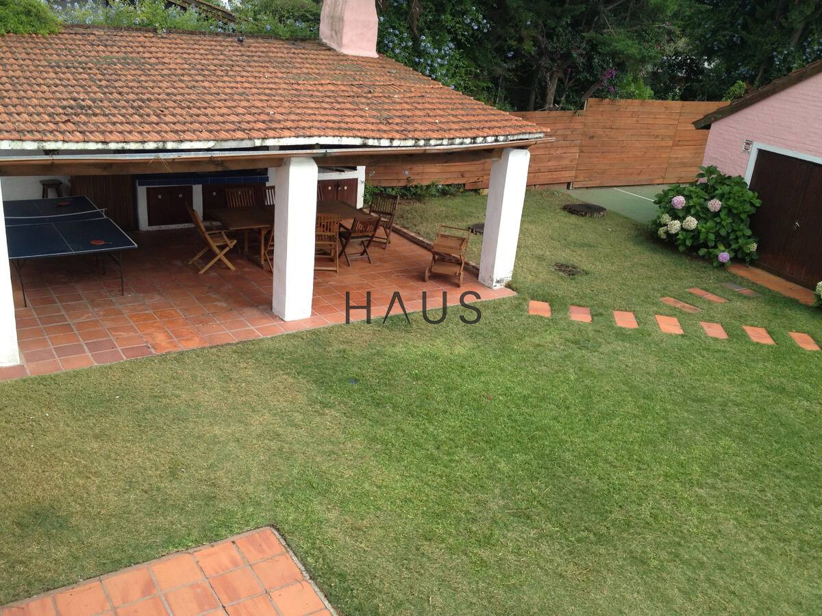 Casa ID.1120 - Casa en Alquiler, Pinares, Punta del Este, 4 Dormitorios.