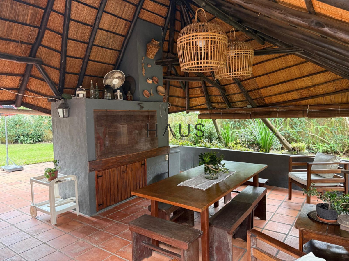 Casa ID.922 - A pocas cuadras de la playa - Casa en Venta, 4 dormitorios, Pinares