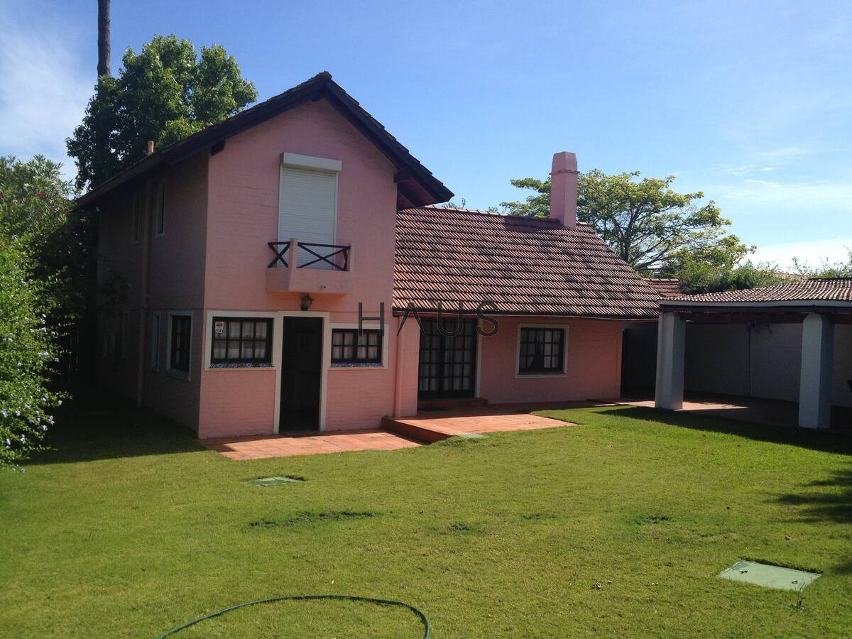 Casa ID.1120 - Casa en Alquiler, Pinares, Punta del Este, 4 Dormitorios.