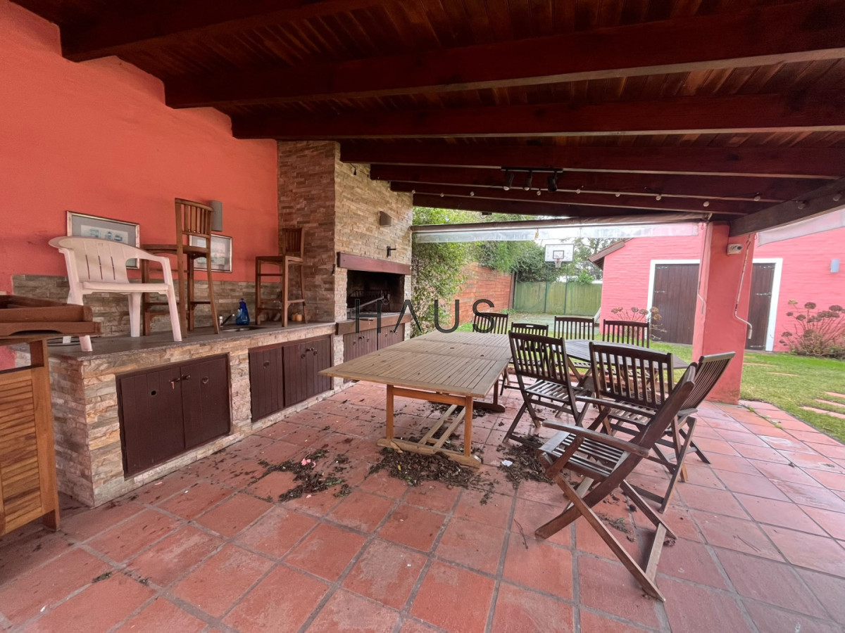 Casa ID.1120 - Casa en Alquiler, Pinares, Punta del Este, 4 Dormitorios.
