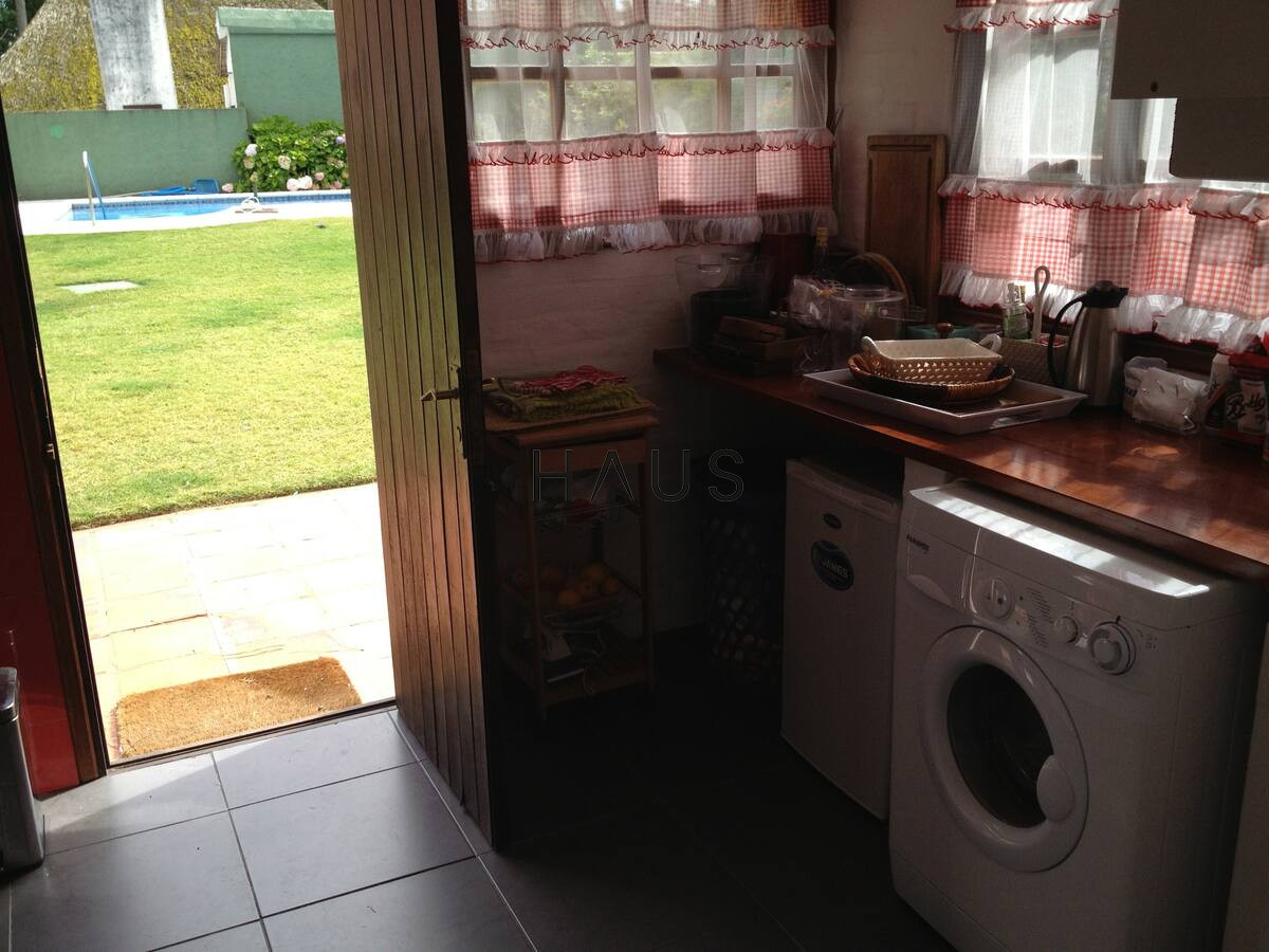 Casa ID.1120 - Casa en Alquiler, Pinares, Punta del Este, 4 Dormitorios.