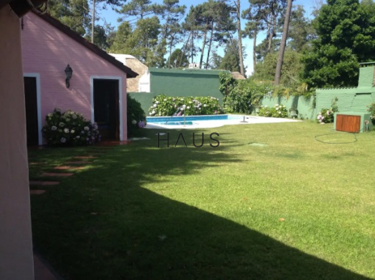 Casa ID.1120 - Casa en Alquiler, Pinares, Punta del Este, 4 Dormitorios.