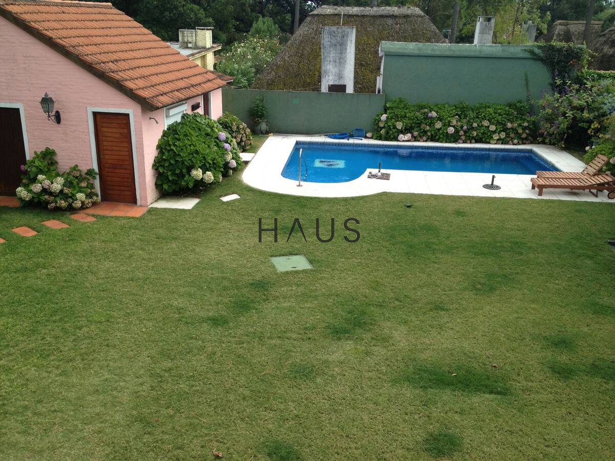 Casa ID.1120 - Casa en Alquiler, Pinares, Punta del Este, 4 Dormitorios.