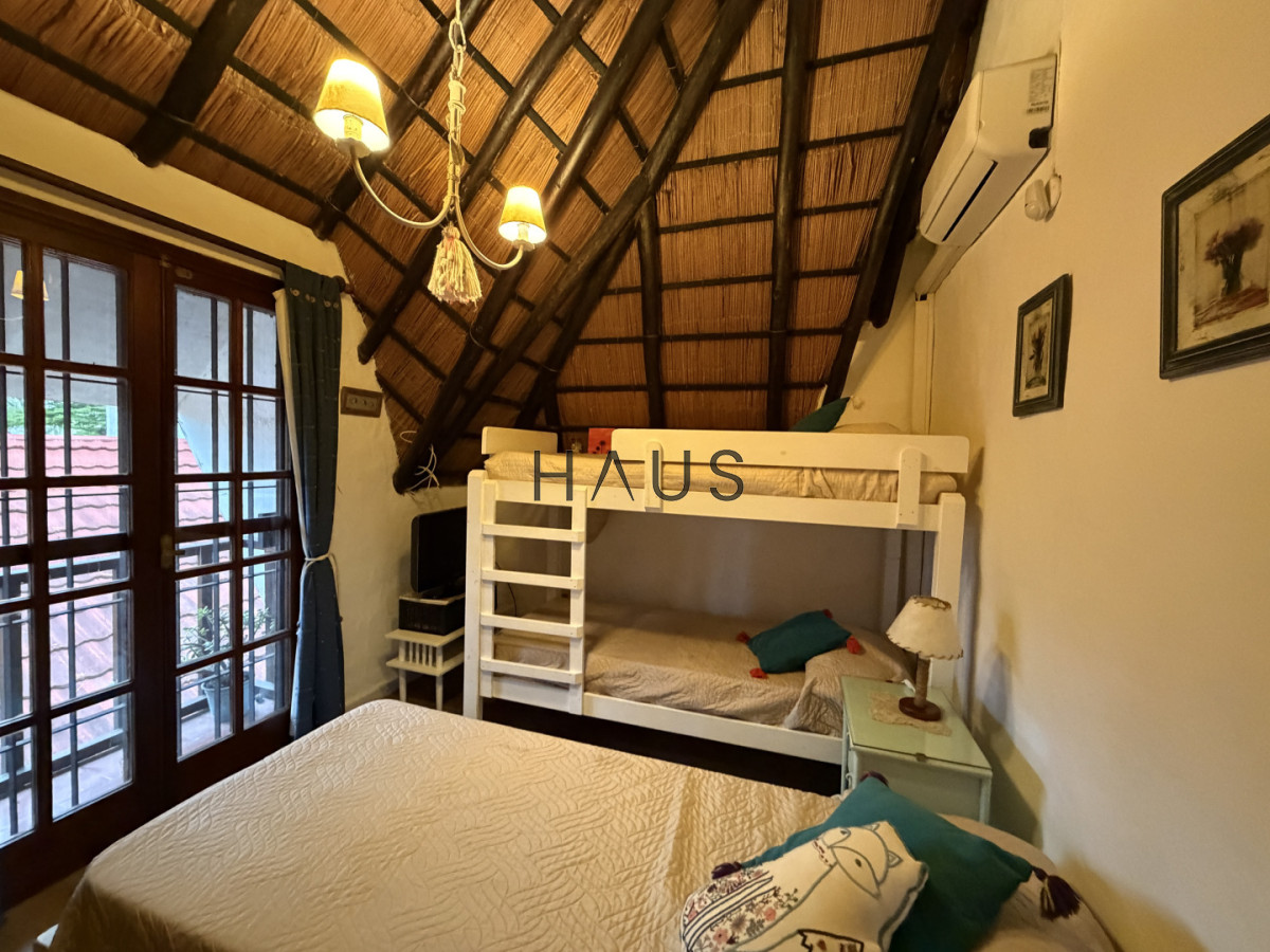 Casa ID.922 - A pocas cuadras de la playa - Casa en Venta, 4 dormitorios, Pinares