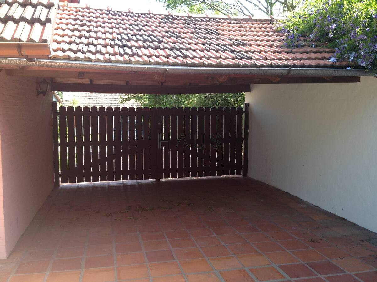 Casa ID.1120 - Casa en Alquiler, Pinares, Punta del Este, 4 Dormitorios.