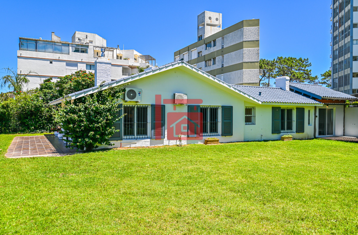 Casa ID.681 - Casa en Venta, Mansa, Punta del Este, 3 Dormitorios.