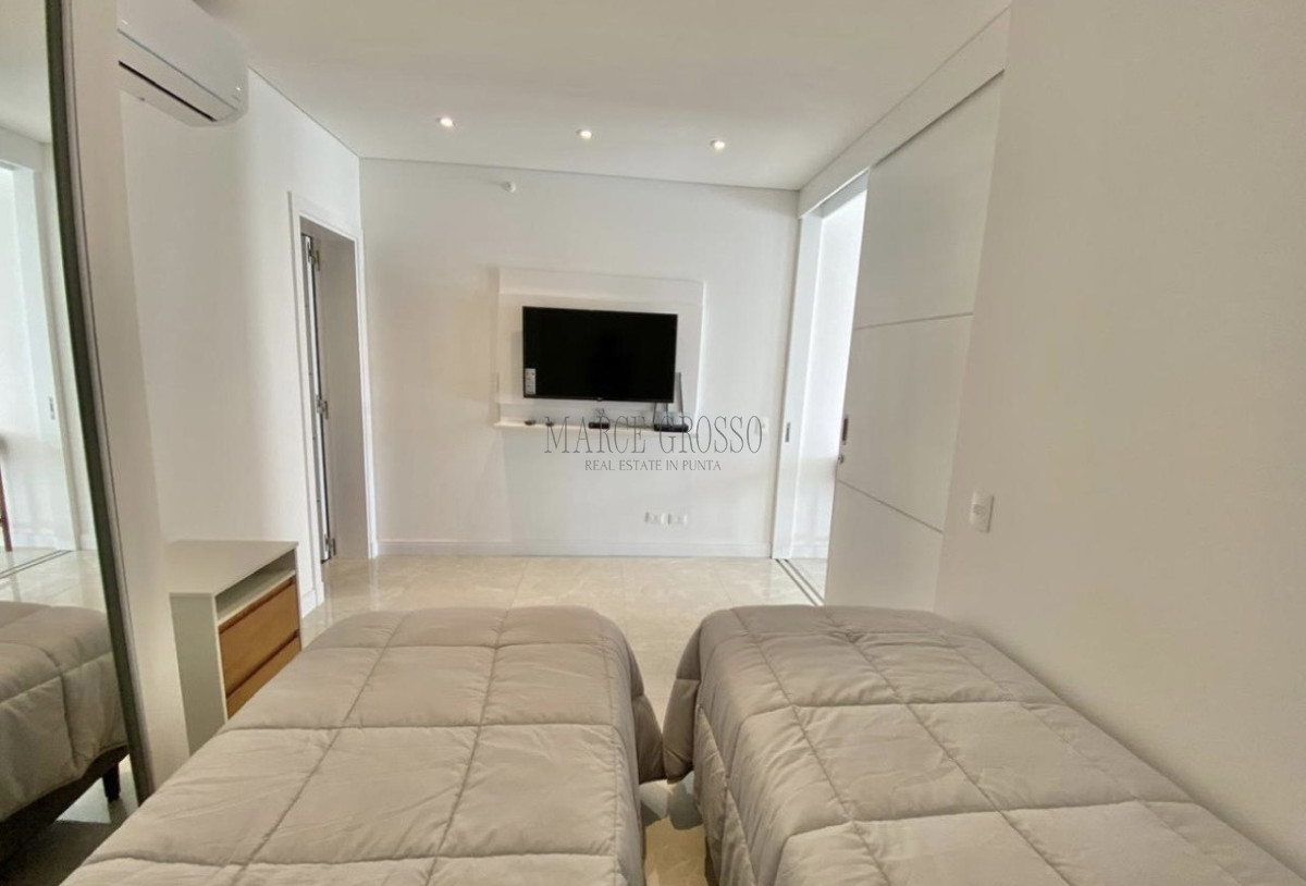 Apartamento ID.198 - MIAMI BOULEVARD VENTA DE APARTAMENTO DE 3 DORMITORIOS PUNTA DEL ESTE