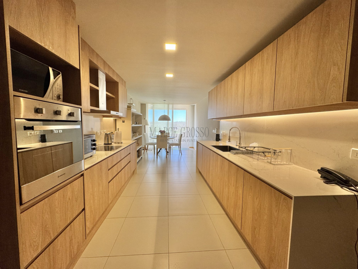 Apartamento ID.199 - TIBURON TERRAZAS BARRA APARTAMENTO VENTA DE 3 SUITES + DEPENDENCIA PUNTA DEL ESTE