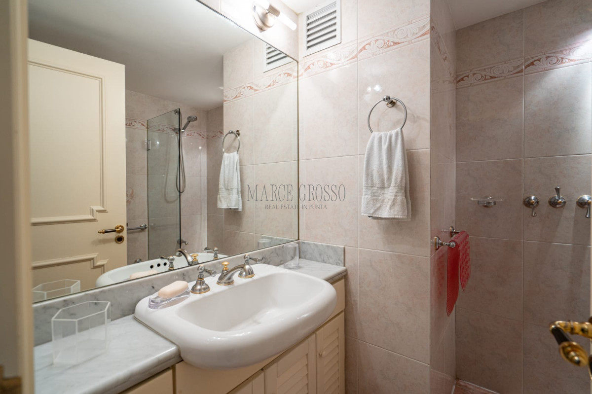Apartamento ID.190 - Apartamento en Venta y Alquiler, Mansa, Punta del Este