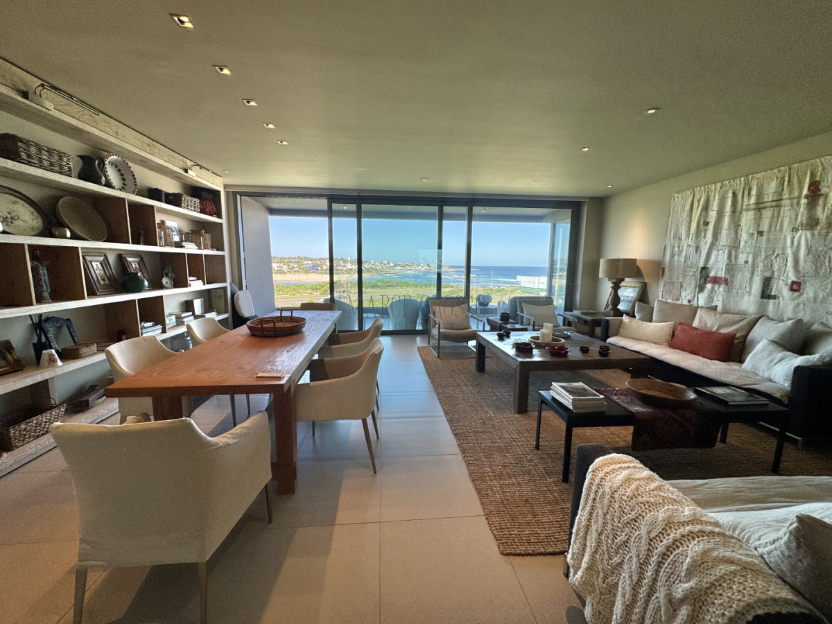 Apartamento ID.199 - TIBURON TERRAZAS BARRA APARTAMENTO VENTA DE 3 SUITES + DEPENDENCIA PUNTA DEL ESTE