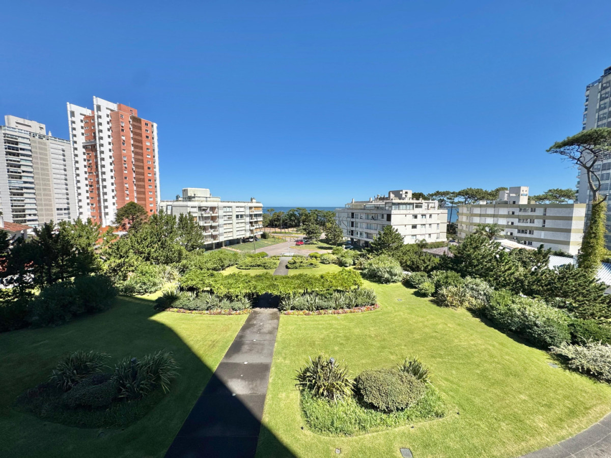 Apartamento ID.218 - Apartamento en Venta y Alquiler, Mansa, Punta del Este, 2 Dormitorios.