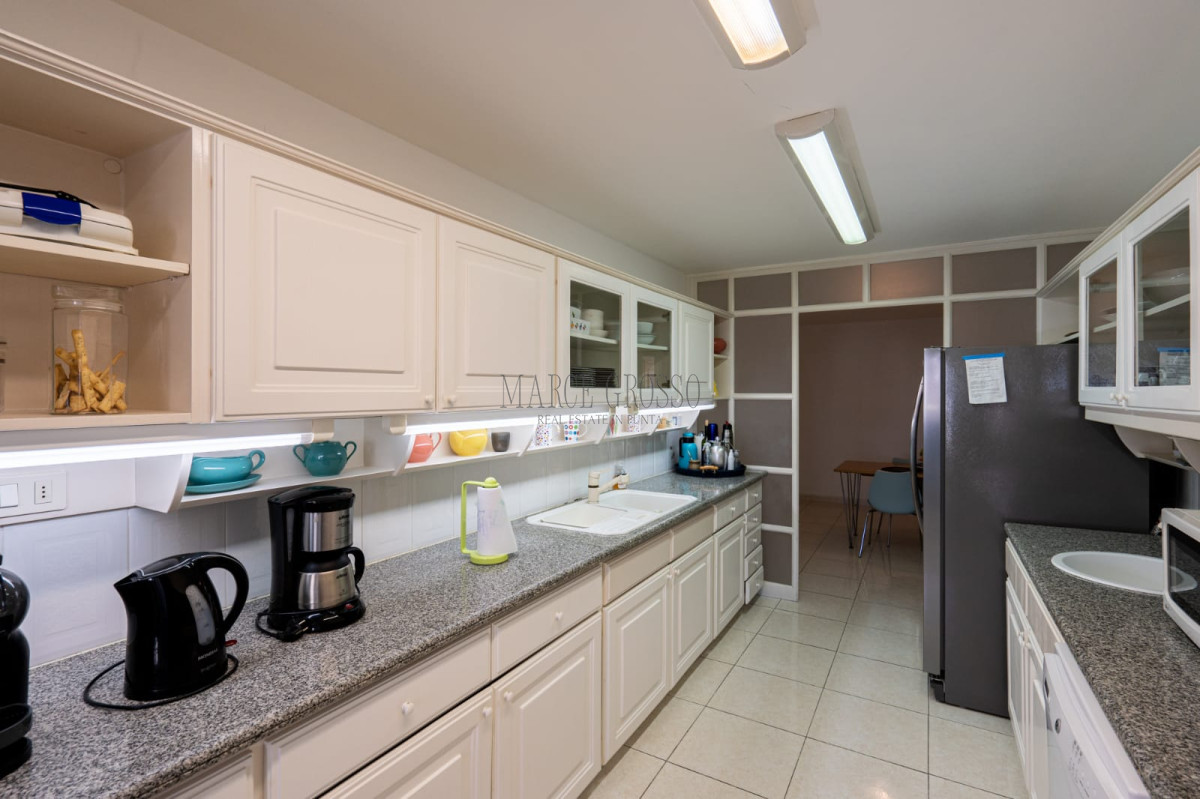 Apartamento ID.190 - Apartamento en Venta y Alquiler, Mansa, Punta del Este