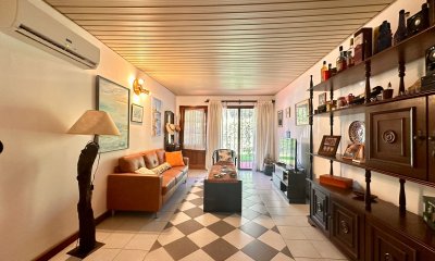 En Venta, casa en zona de playa Mansa.. a pasos del mar!!!