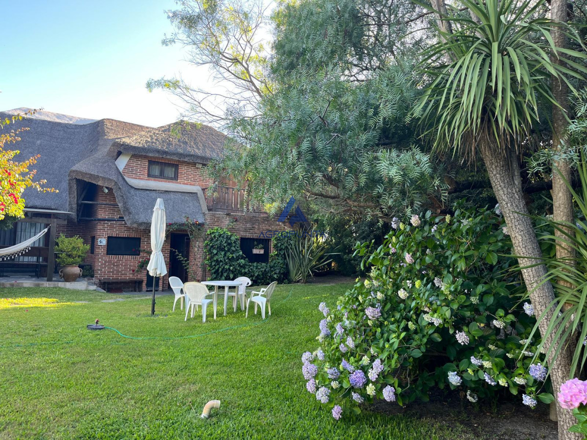 Venta de casa de 4 dormitorios en Pinares Punta del Este