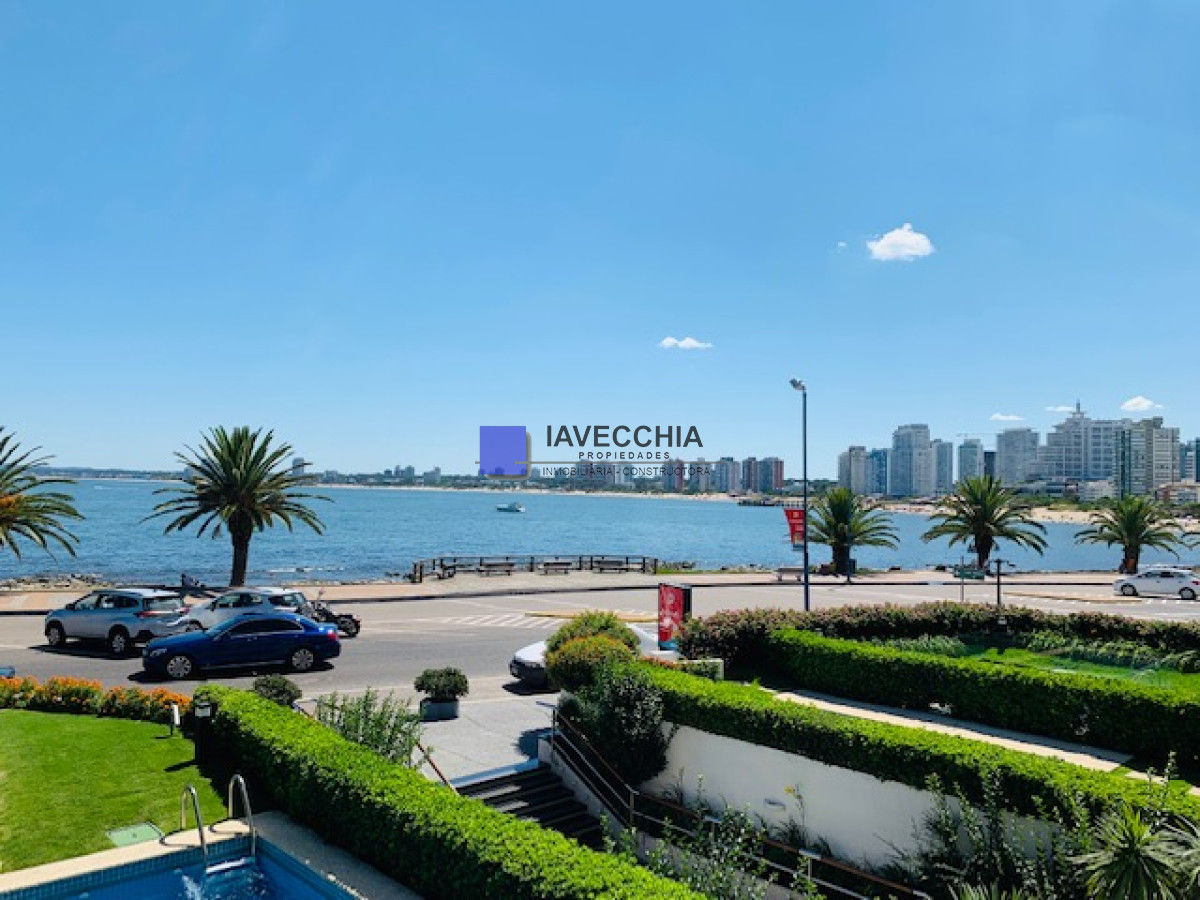 Hermoso apartamento en primera línea ubicado en el Puerto - IAV50245A